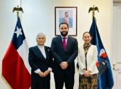 Subsecretario se reúne con la primera Directora de Cooperación Internacional para Mujer, Paz y Seguridad del Ministerio de Defensa de Japón
