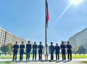 Autoridades encabezan izamiento de la Gran Bandera Nacional junto a la Armada