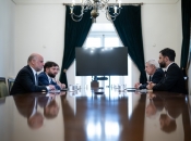 Presidente Boric encabeza reunión para abordar la contingencia en Venezuela